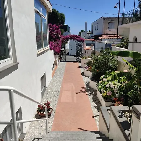 Cecilia Otel Ischia