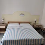 Cecilia איסקיה