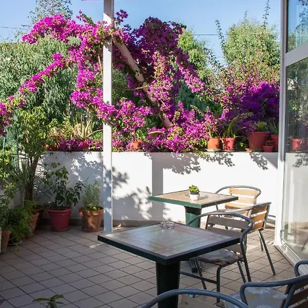 Hotel Cecilia 2*