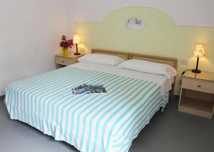 Cecilia Hotel 2*