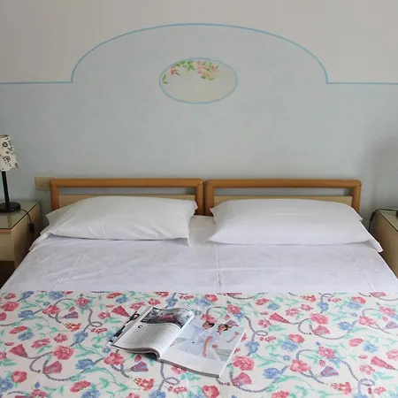 Cecilia Hotel