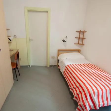 Hotel Cecilia 2*