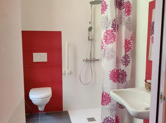 Cecilia Hotel 2*